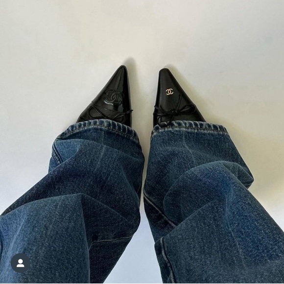 Auth Chanel Vintage Black Pointed CC Logo Mules - Size 37 - Picture 12 of 12